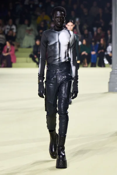 Look 99